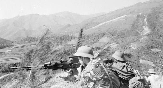 就在1987年，中越小规模战争仍在激烈交锋。越南国力消耗至极，粮食短缺，弹药供应