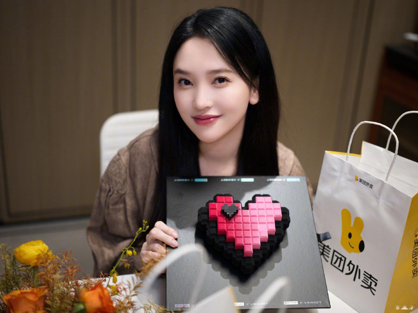 金莎媒体发布会孕相妻子的浪漫旅行 金莎这气质变得好温油！一改往日的少女感，今天的