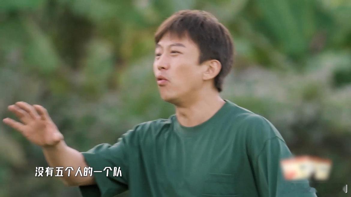 #邓超好像要碎了##邓超没说藤球赛是这个疼啊#不得不说我们超哥也太难了，看到这个