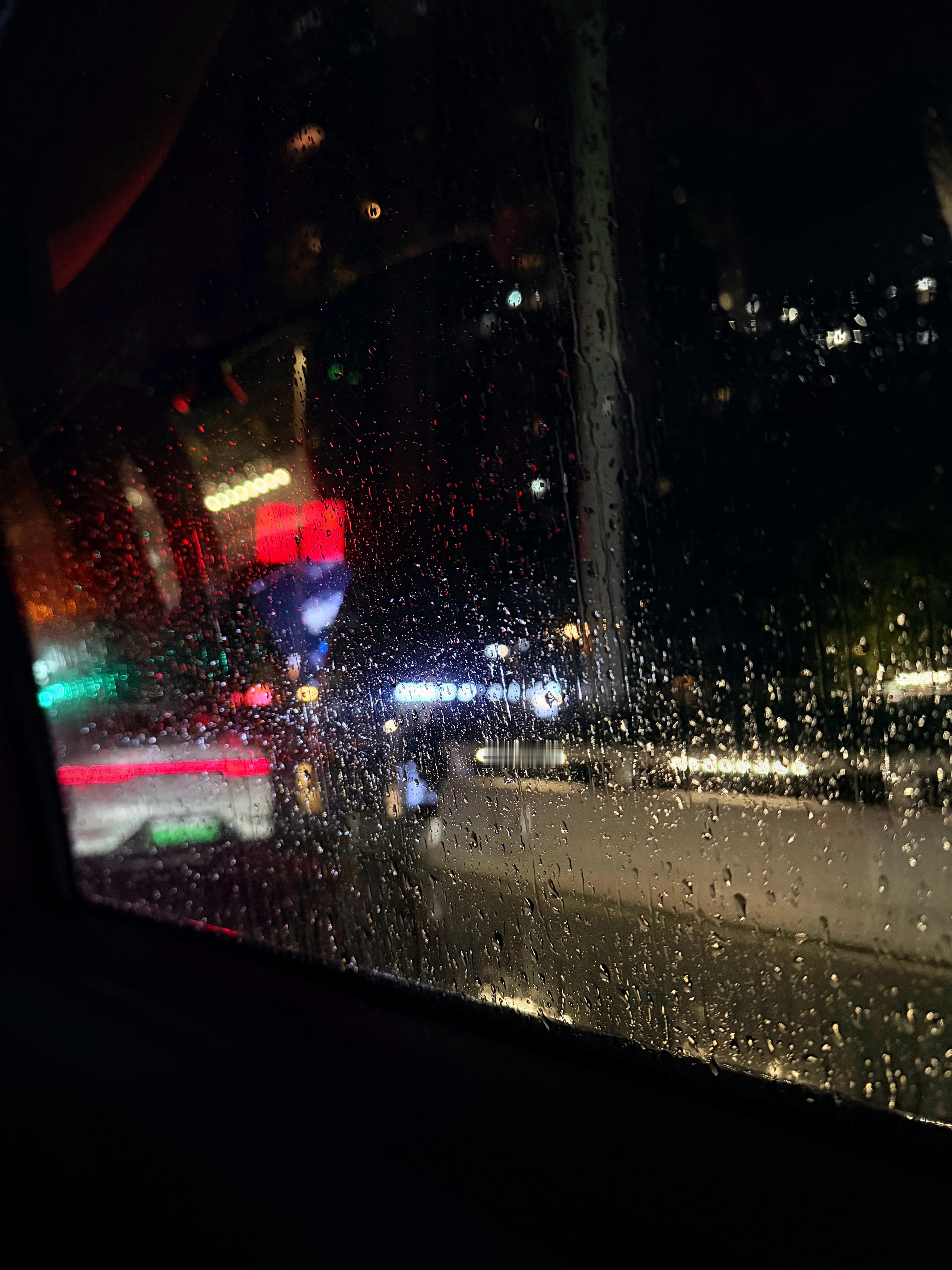 天天下大雨咯