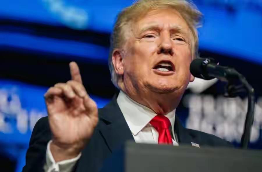 为了美国38万亿美元的外债，特朗普拼了
      突发消息：美国总统特朗普已下