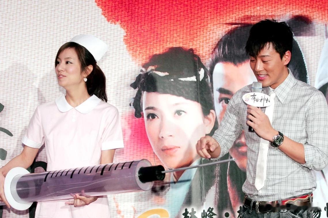 他们好会玩啊！这一针一下，不是救命，而是要命了！哈哈……！
这种路演的创意，没有
