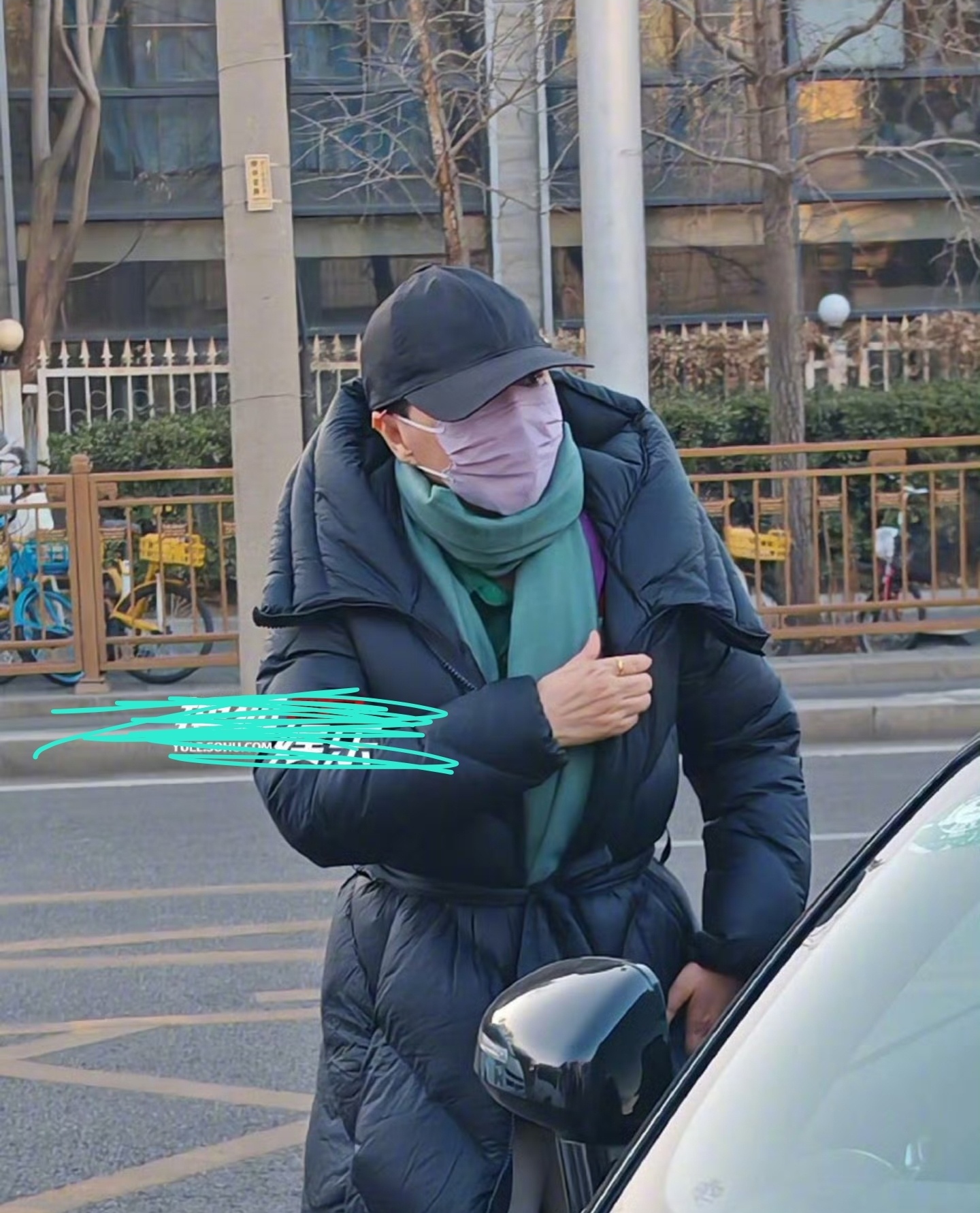 好消息啊！娱乐圈知名小品演员蔡明时隔7年，再度回归春晚。已经有网友拍到蔡明出现在