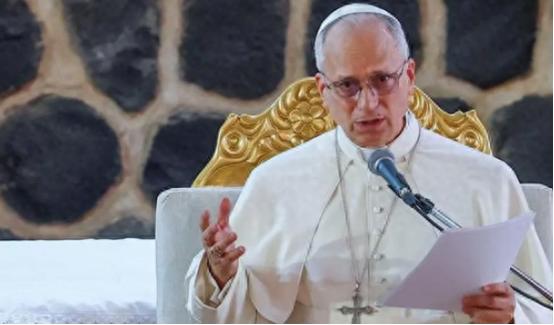 特朗普怒骂教皇，还把自己P成耶稣？美国总统特朗普跟罗马教皇，居然因为这事吵得不可