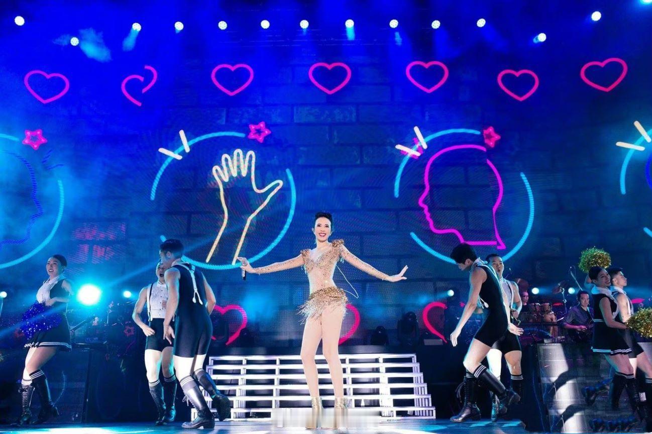 #莫文蔚时隔5年再回杭州开演唱会#杭州的朋友们有福了！莫文蔚 9 月 7 日杭州