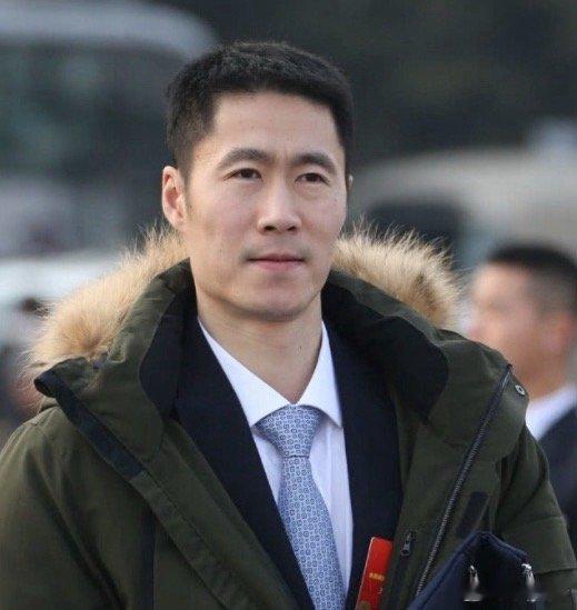 一觉醒来，王励勤最担心的事情还是发生了。王励勤在接受采访时表示，国乒面临的压力非