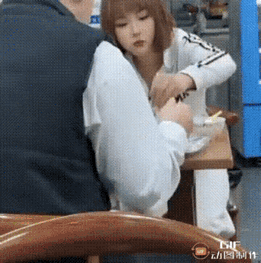遭了，眼镜忘带了
