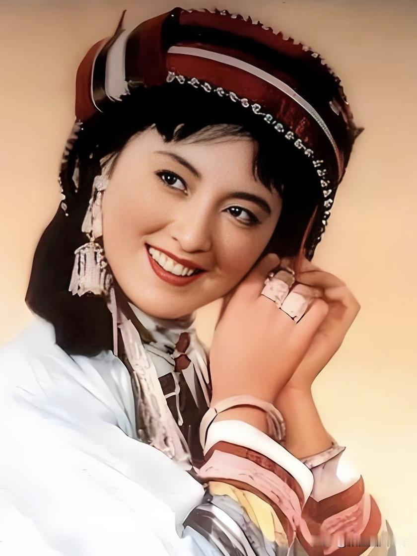 杨丽坤，永远的“金花”与“阿诗玛”。她以天然纯粹之美惊艳时代，芳华虽逝，风华永驻