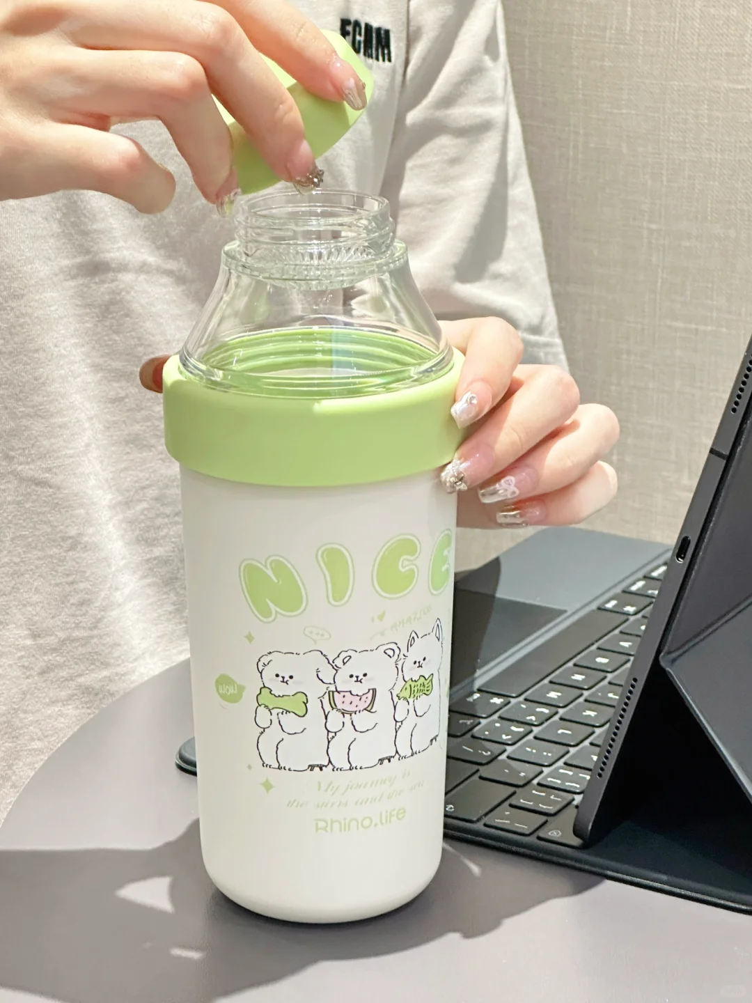 🍈 •ᴥ• 🍈 被我的新水杯可爱住了！