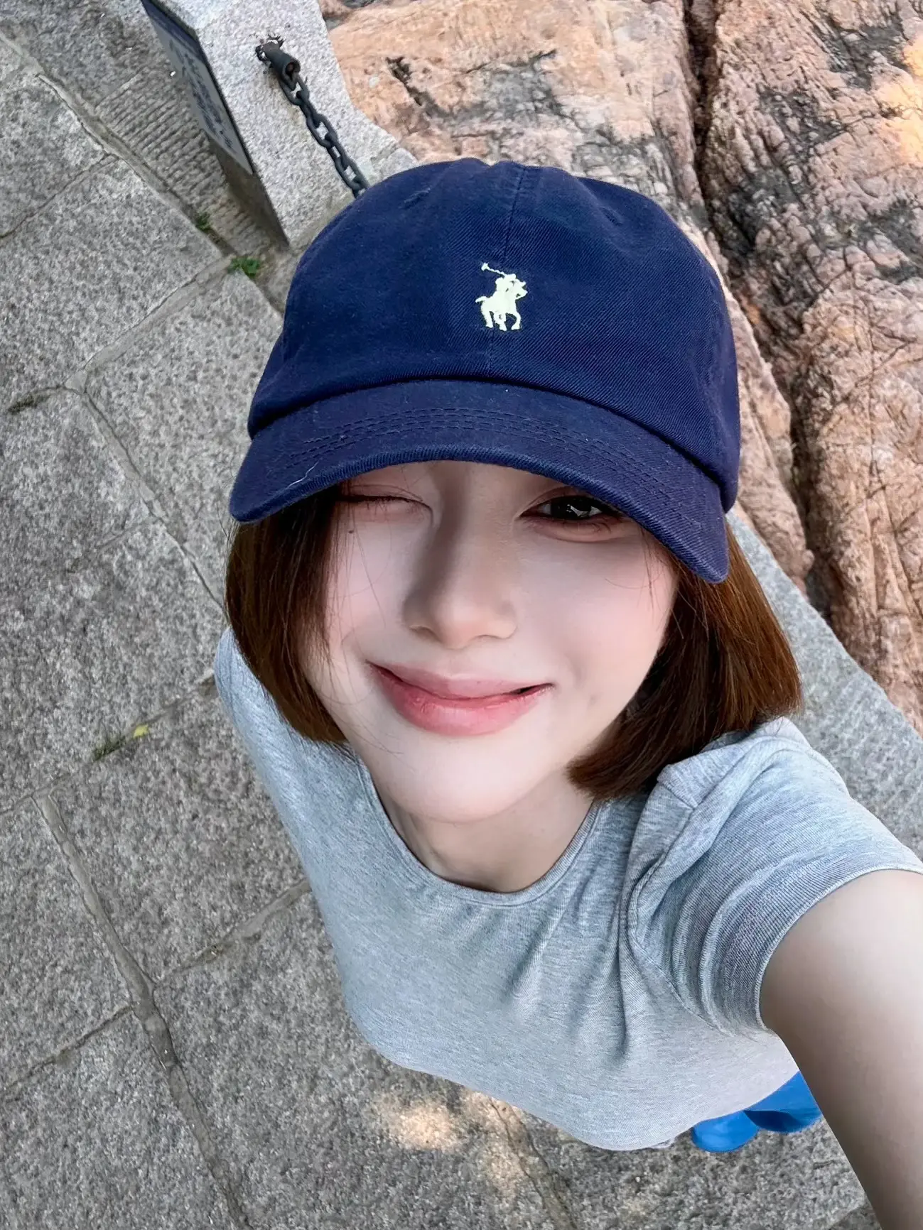 希望我们都有一份恰到好处的幸福 不会患得患失 不会唉声叹气.