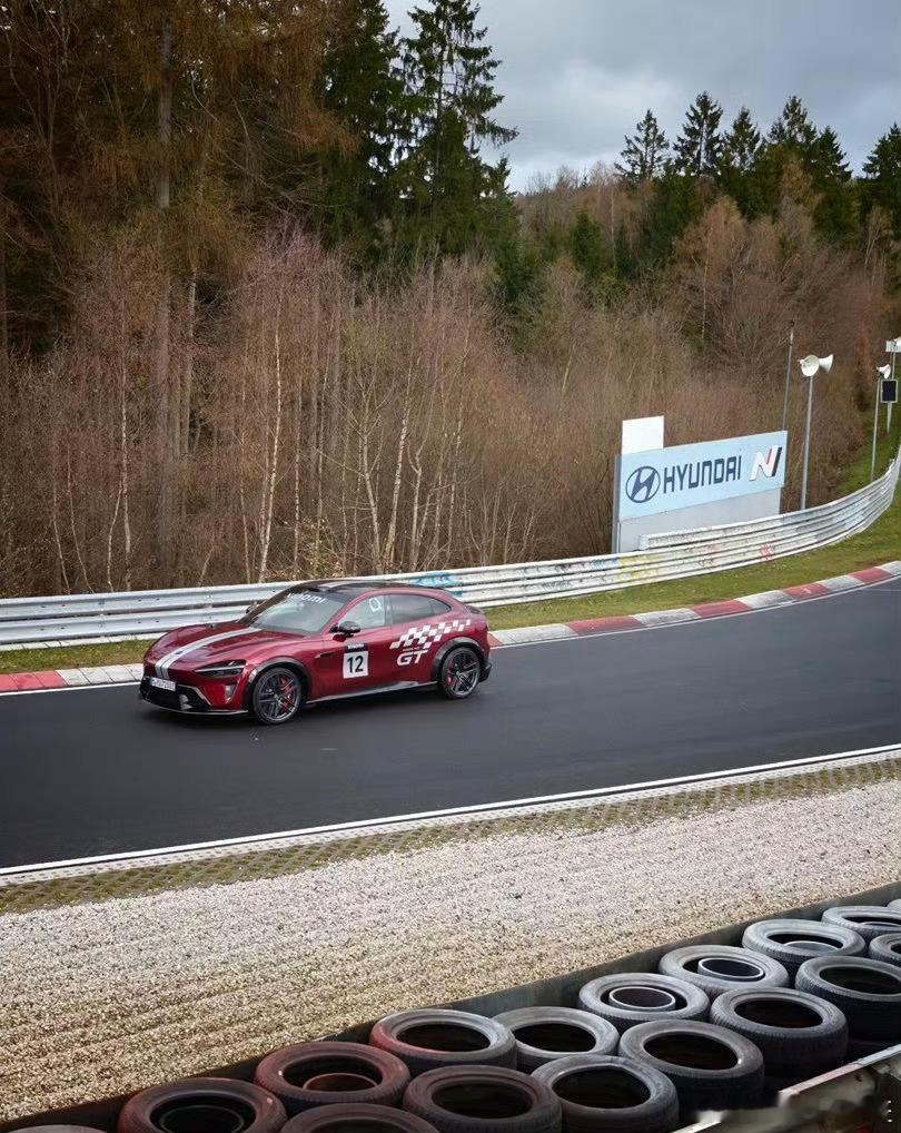 小米申请YU7GT商标赶紧申请吧，省的被人借走了接下来就等着什么时候上市了。 