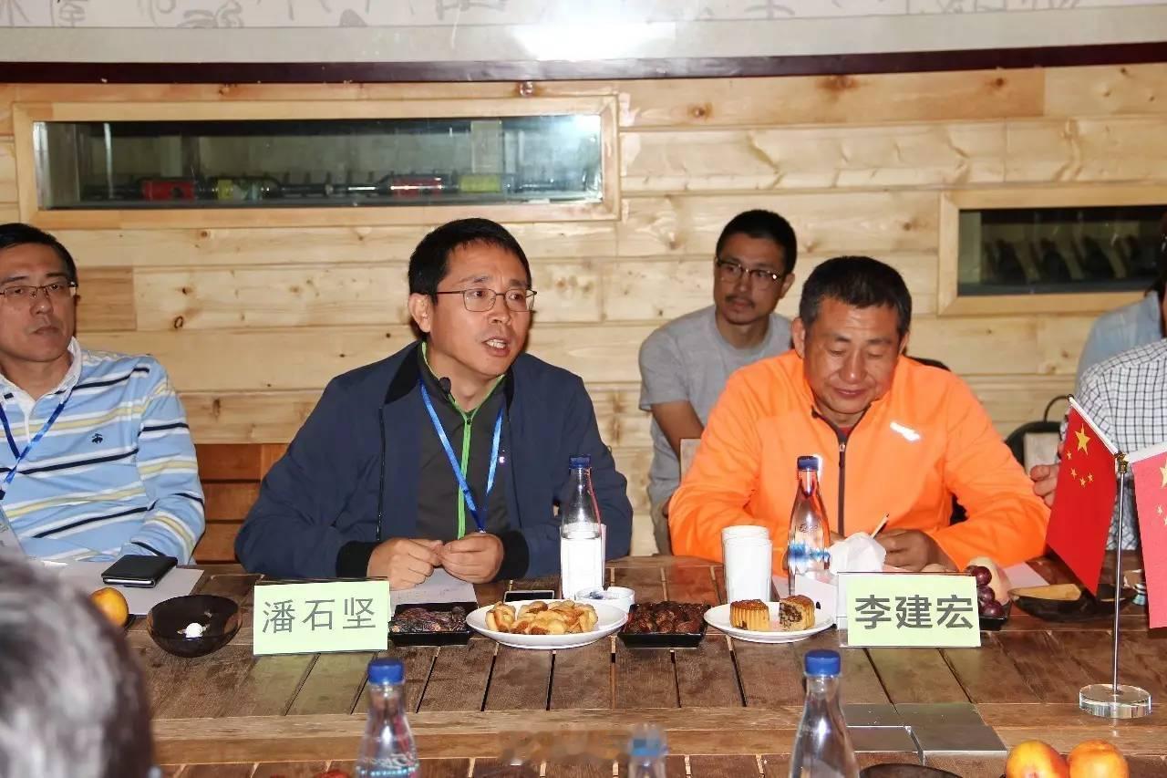 李建宏车祸去世 新疆丝绸之路国际度假区董事长李建宏因车祸在阿尔巴尼去世了。他的朋