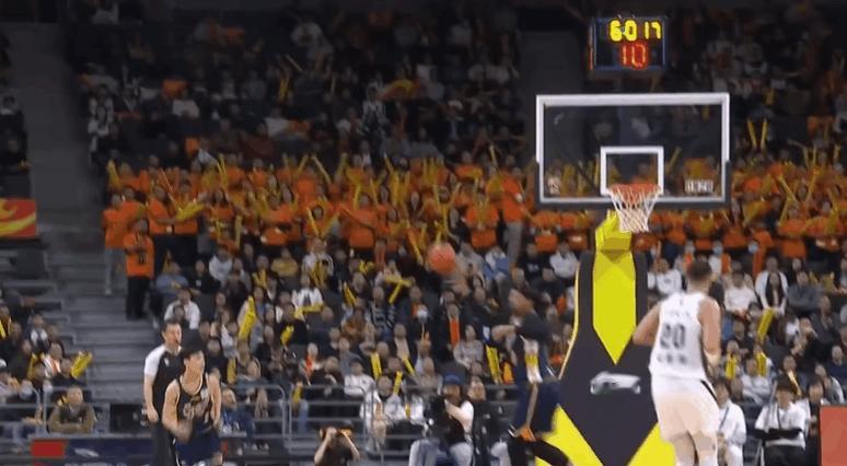 挡不住！奎因一波流直接打停南京！
在今天CBA常规赛广东对阵南京的第一节比赛中，