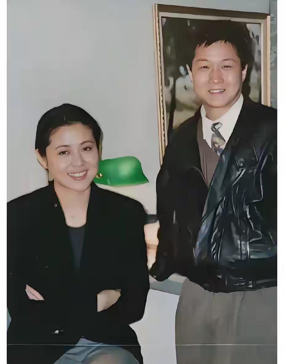王文澜：与倪萍和平离婚，被骂了18年，如今73岁，一个人生活