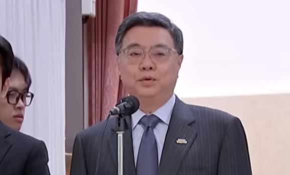 昨天，台“行政院长”卓荣泰表示，自己现在是无薪不请假，无薪假之外可能还要多做一些