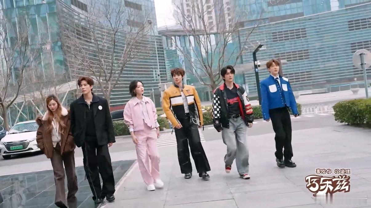 徐艺洋这是掉进黄子韬窝了吗一直感觉徐艺洋和黄子韬全程绑定一样，没想到她这次独自参