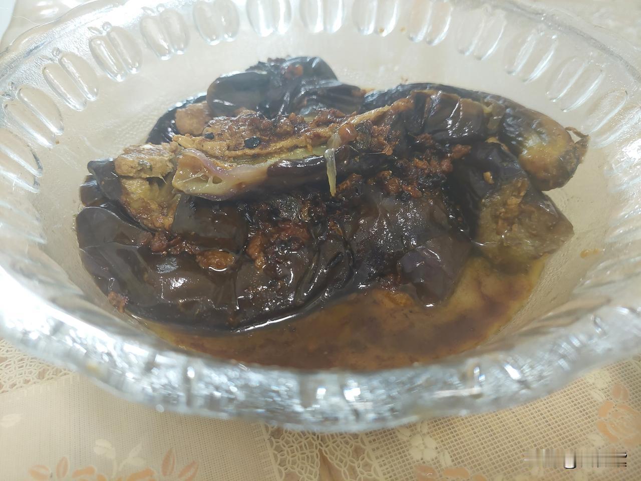 下午在宋记吃了，晚餐不想吃了。

昨天在老年大学门口买的茄子，据说是自家种的，但