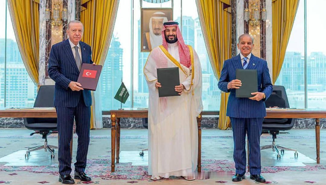 就在8月8日，媒体爆出了一个让印度和伊朗都睡不好觉的消息：沙特阿拉伯王储兼首相穆