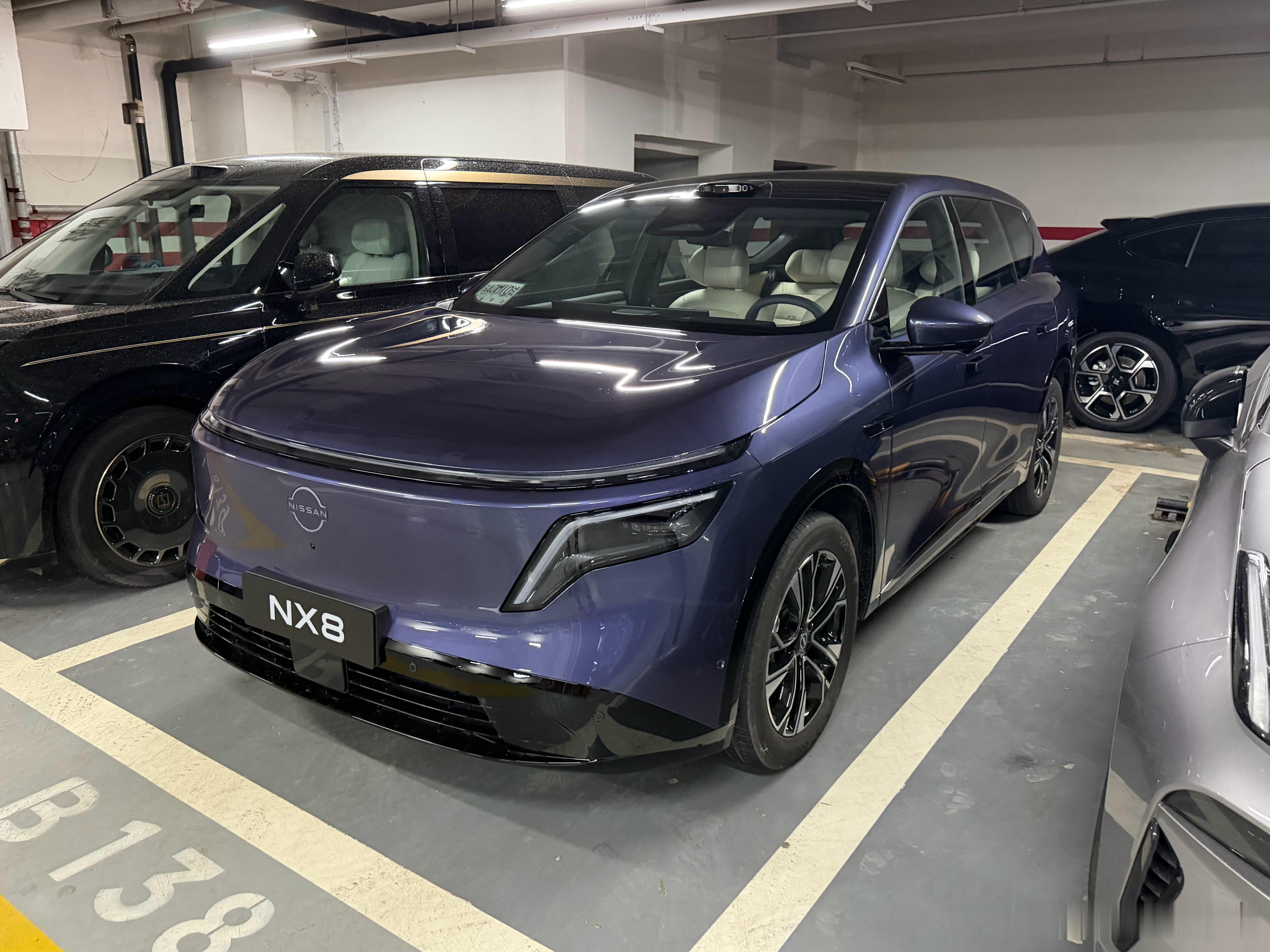 你们发现没？我昨儿晚没充电！一般拿电动试驾车我都会夜里去外面快充，一是要测试充电