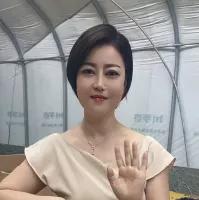 优雅的微笑，自信的姿态，完美展现你的魅力！元气满满的微笑 微笑 微笑 永远美丽而