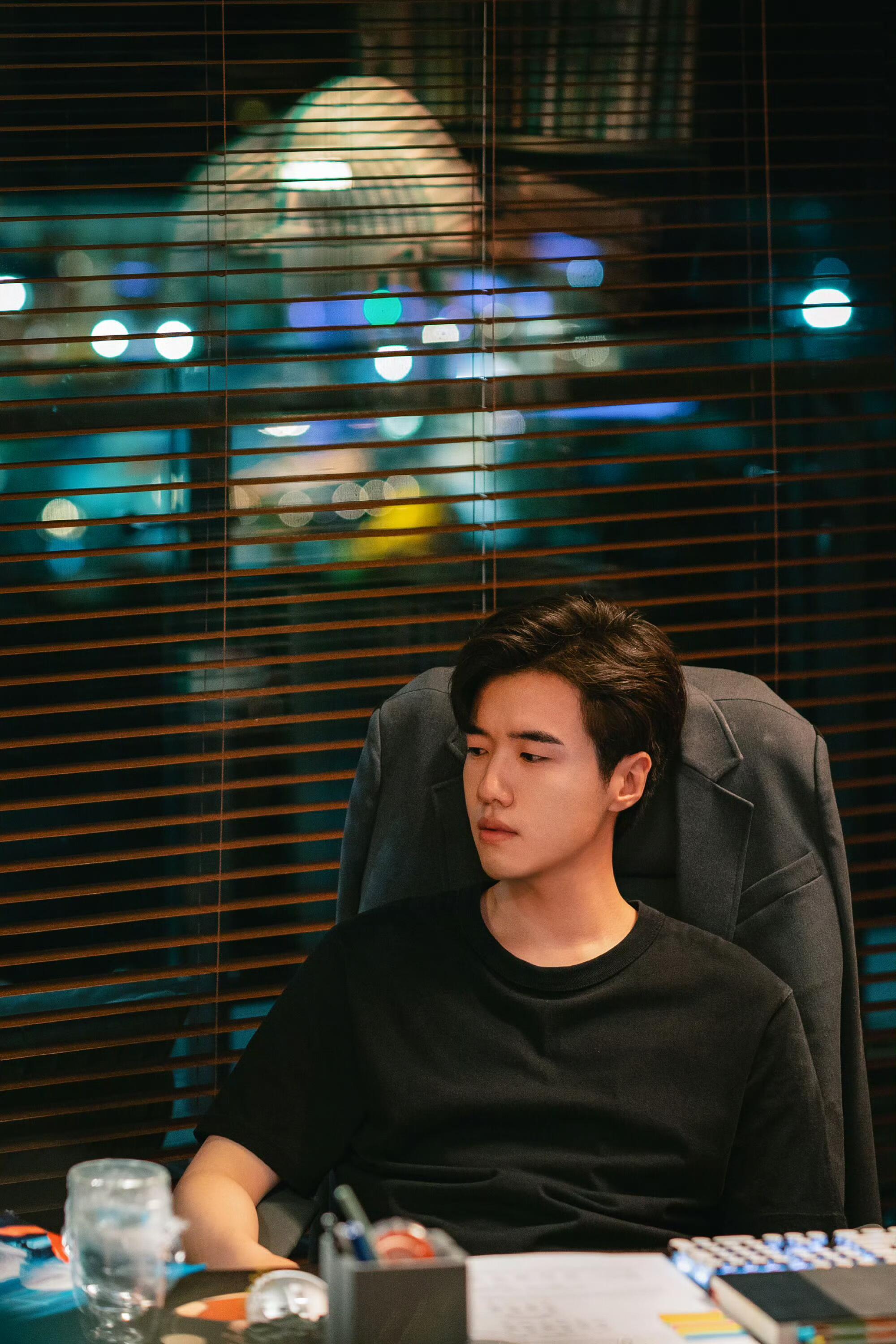 张哲华二搭给胡歌杨紫都安排好了别人二搭想情侣，张哲华二搭想当领导！居然要给胡歌演