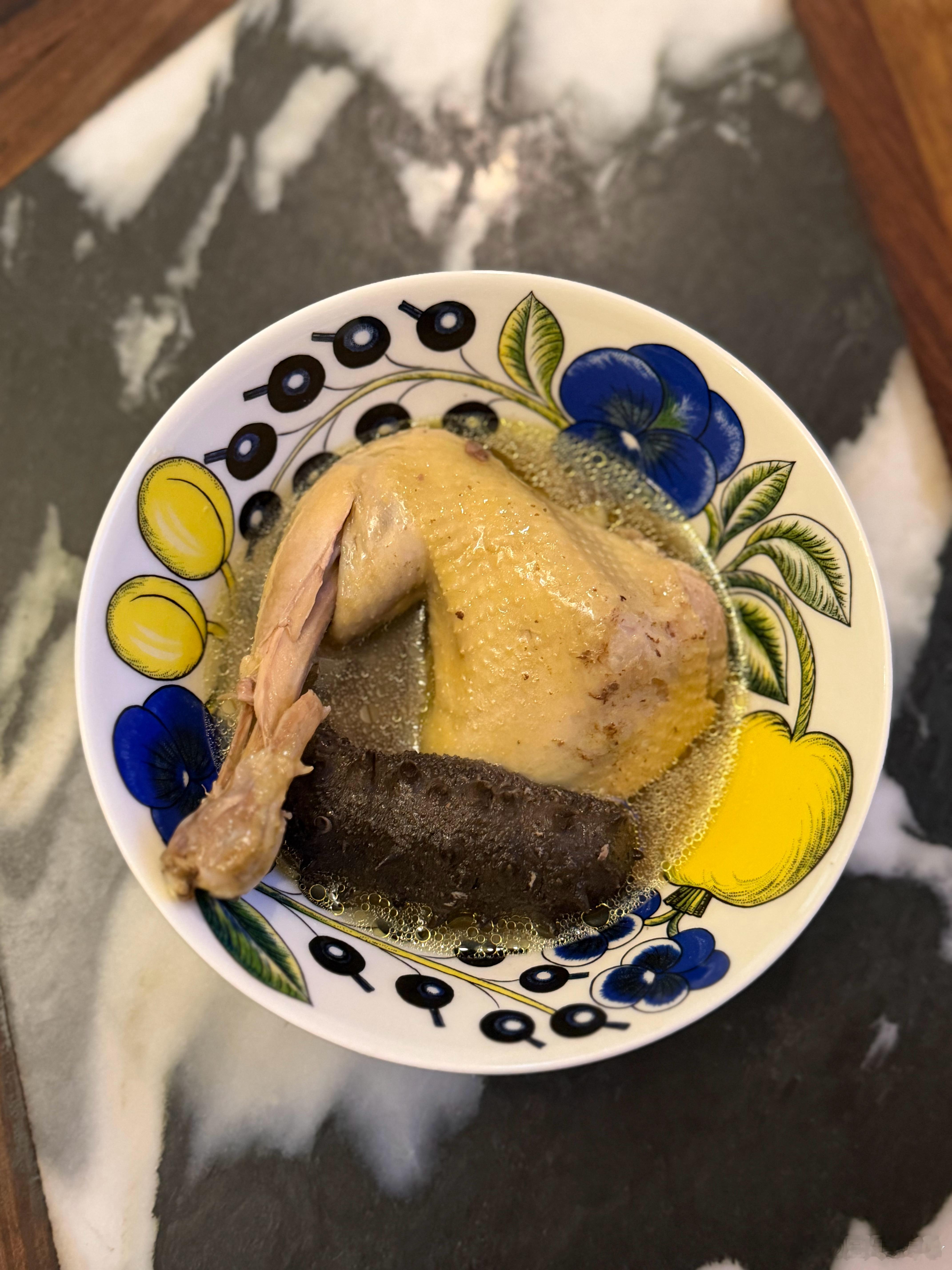 豪华版童子鸡蒸一只，一定一定要放料酒，味才更香浓！ 