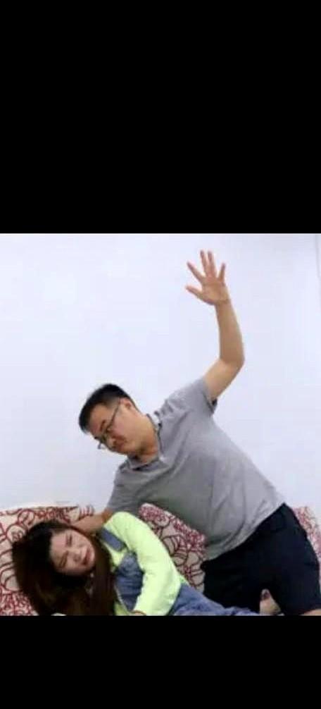“那钱不能动，是你爸，又不是我爸！”
深夜，小王刚要睡，电话尖锐地划破了卧室的安