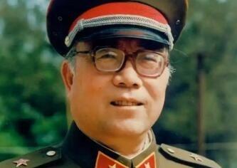 当代著名作家魏巍，在上世纪50年代以一篇《谁是最可爱的人》闻名天下，在80年代又