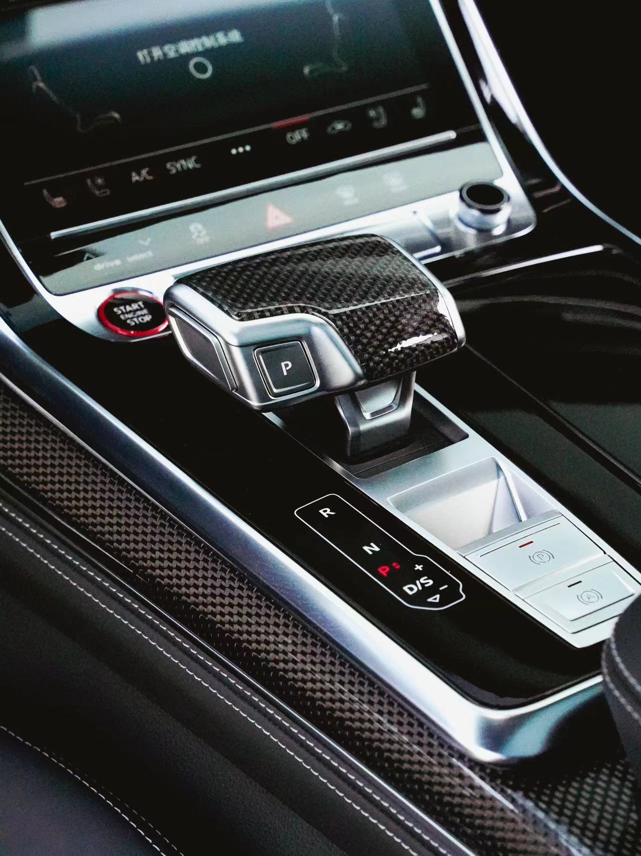 我一好大哥去年房子扒了要买添越我说你买啥添越跟SQ7就一个车便宜三倍买SQ7！结