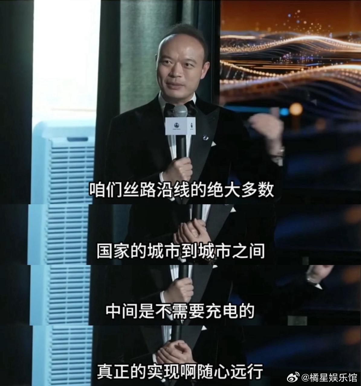 来上海解锁电车美学盛宴 不必追逐速度，只需享受过程。在南京东路，每一盏路灯都是背
