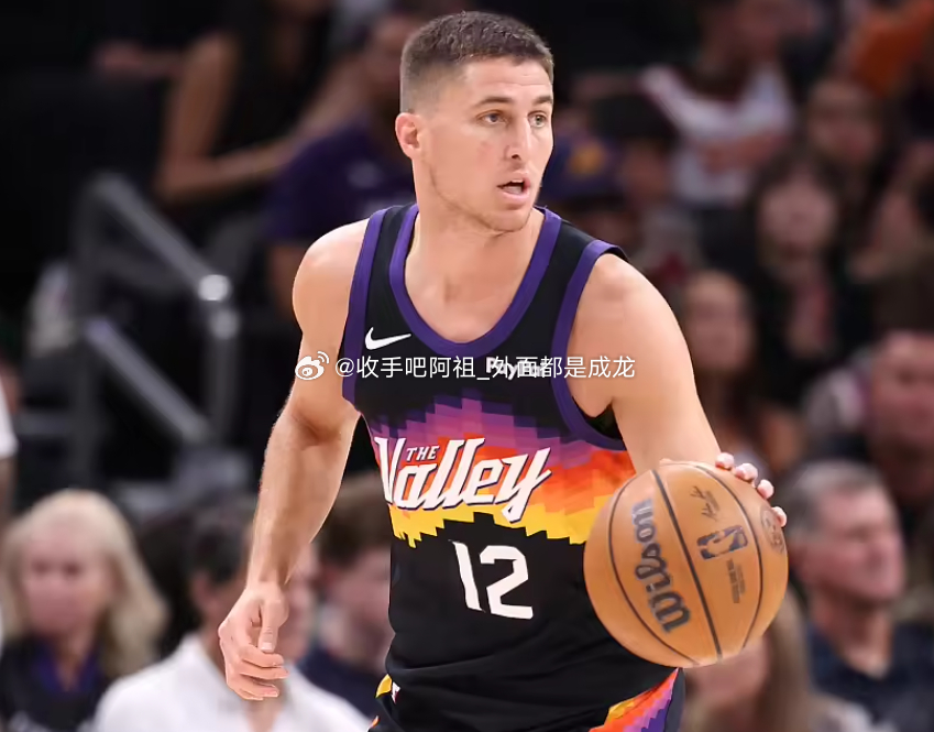 NBA常规赛，太阳今日主场对阵掘金。首节比赛中，太阳球员吉莱斯皮5投3中，三分球