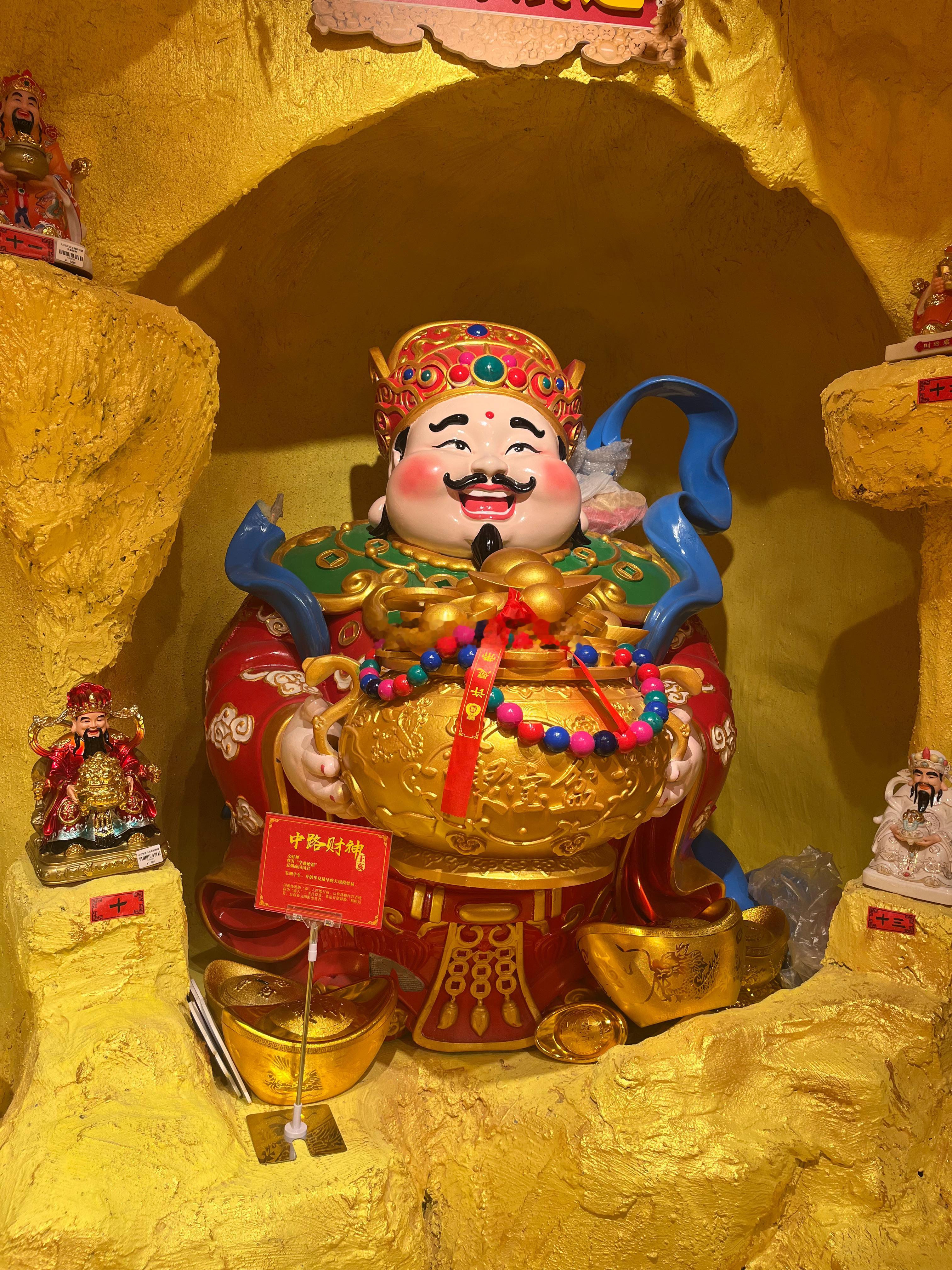 早评：沪指继续冲高回落，科创板指涨幅超过一个点领涨两市。今天冲高回落行情还会继续