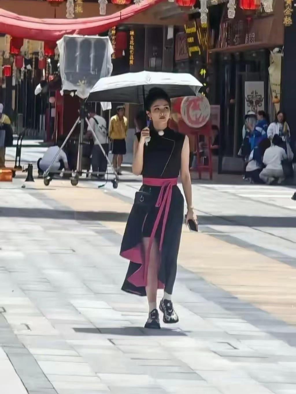 和跑男其他人相比，白鹿真的好有明星架子 