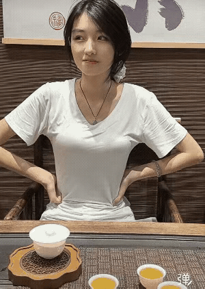 勾魂眼啊[奸笑]