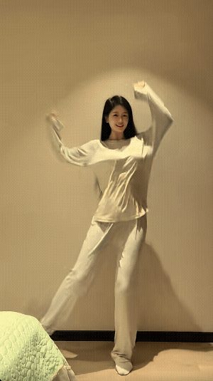 三国时代虽一去不复返，可曹孟德之流还是大有人在的。
“春去花还在，人来鸟不惊的。