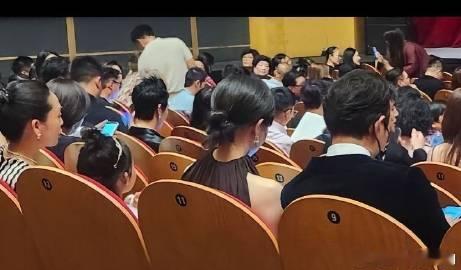 唐嫣罗晋参加女儿幼儿园艺术节唐嫣罗晋最新同框 唐嫣罗晋最新同框 