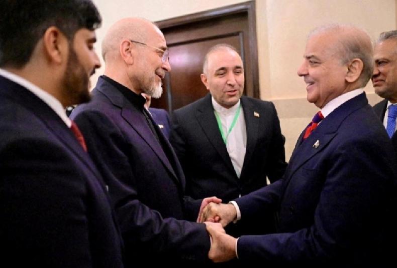 美国与伊朗代表团在巴基斯坦首都伊斯兰堡展开新一轮谈判。消息指，双方已进行首轮面对