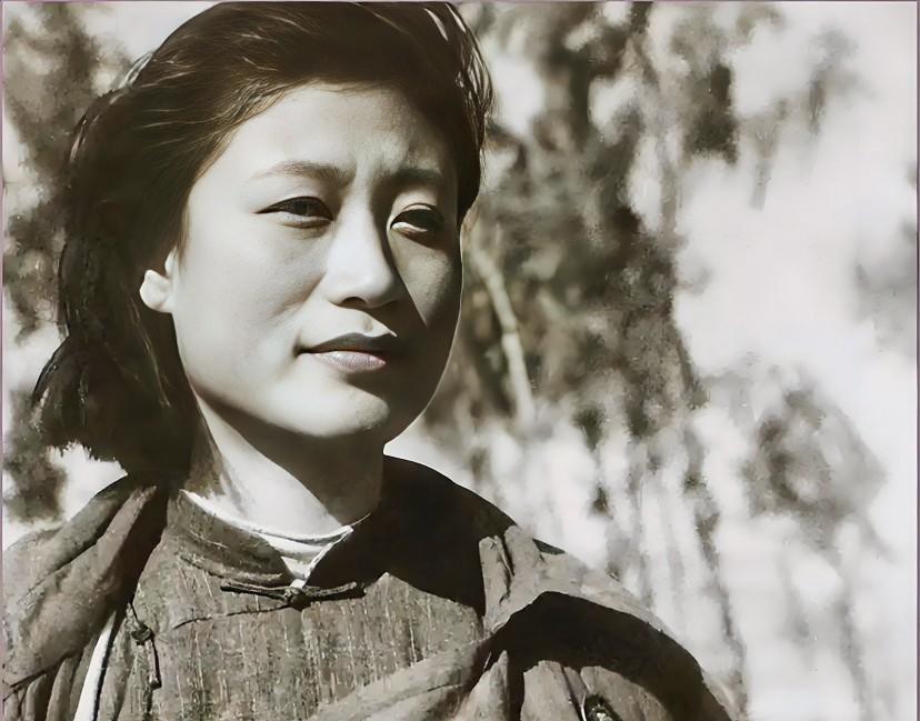 1941年，新四军副军长项英被贴身警卫枪杀，22岁妻子成寡妇，一年后她嫁给另一位
