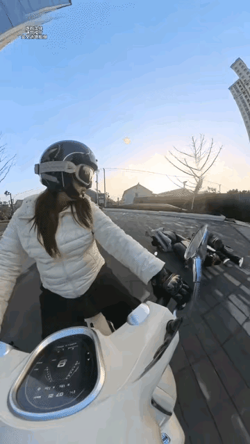 小姐姐，有颗乐于助人的心，挺好的。