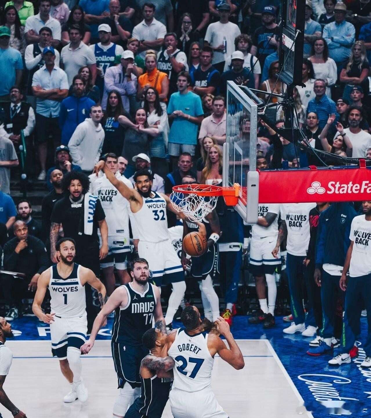 什么水平？！今天的唐斯：——全场犯规困扰，只打29分钟——投篮13中9，三分5中