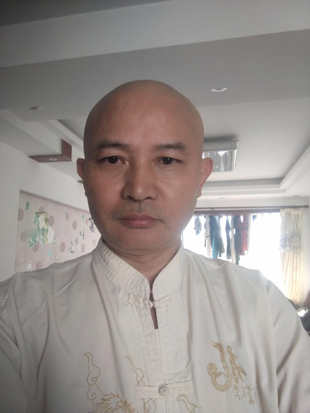 千杯不解愁滋味，下联：一梦方知世无常

“千杯不解愁滋味”，这寥寥七字，似一柄锋