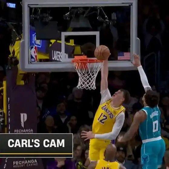 《就硬吹！拉拉维亚快攻上篮2+1，慢镜头显示体毛都没碰到！》这是一个你不想错过的