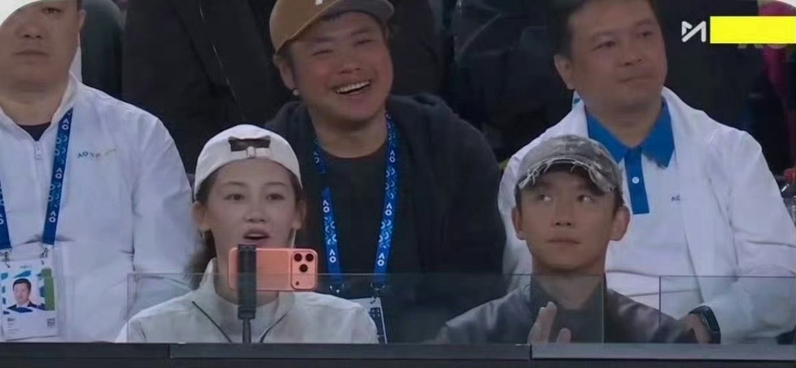 郑恺说苗苗像鹿晗这话邓超陈赫说就行，郑恺就不行了么 