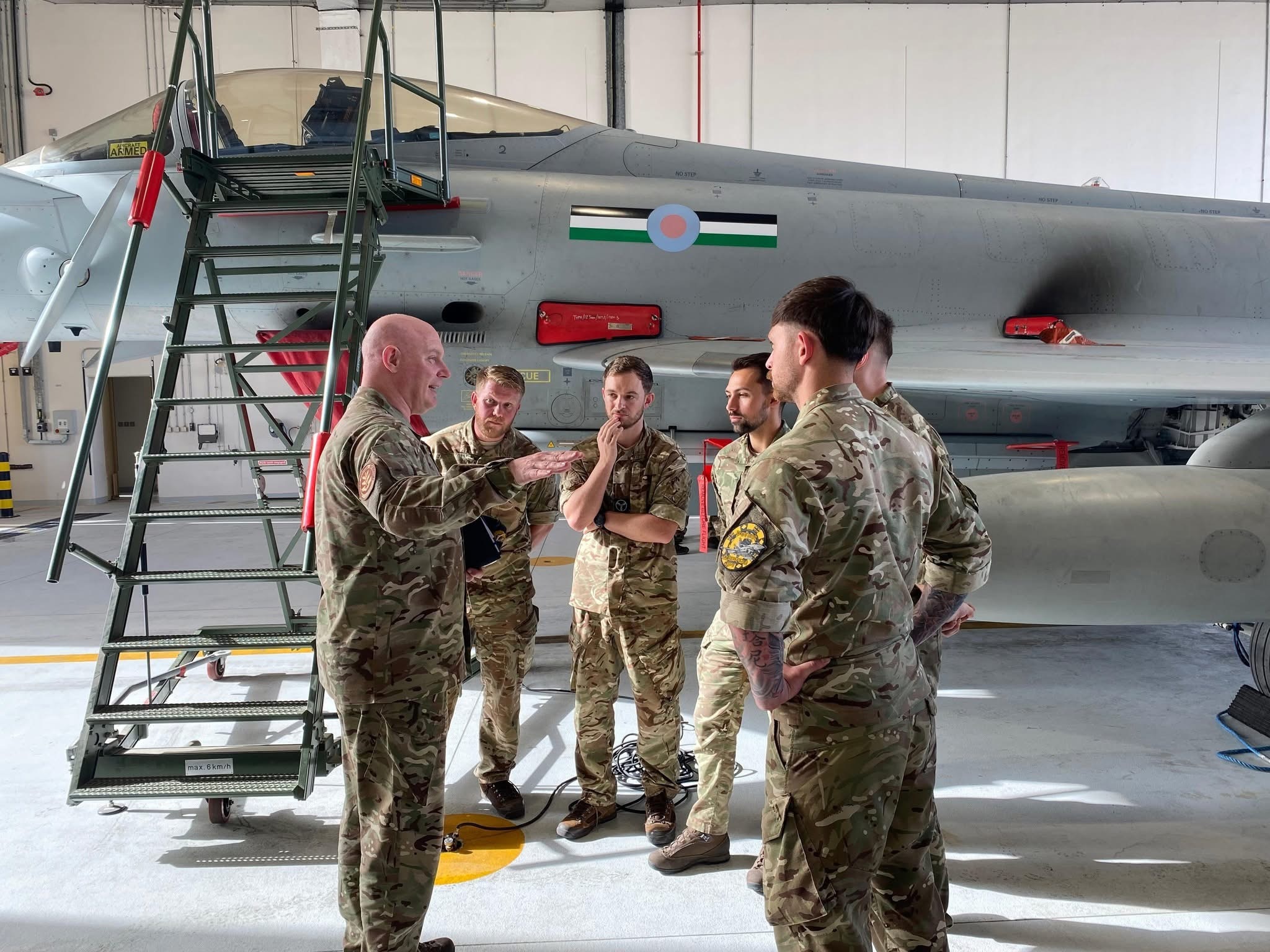 今日台风 在卡塔尔实战的英国皇家空军（RAF）第12英卡联合中队台风带流星 军用