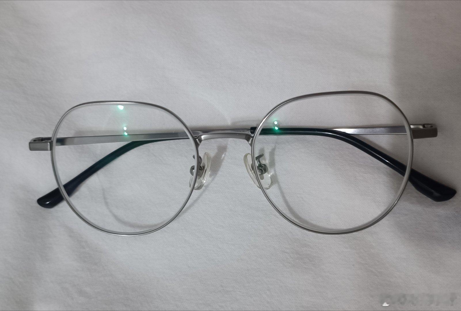 新配一副眼镜，配的时候感觉挺好的，但是戴上就头晕，是哪里出了问题？ 