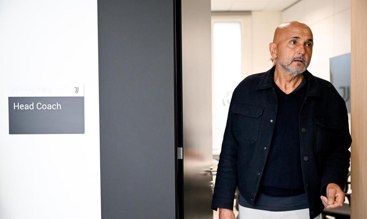 天选打工人！斯帕莱蒂决定住公司了

《米兰体育报》报道，斯帕莱蒂已选择 J|Ho