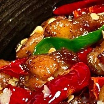 1200🫧🫧🫧辣子鸡食材：鸡腿、葱姜蒜、干辣椒、花椒、料酒、生抽、胡椒粉、