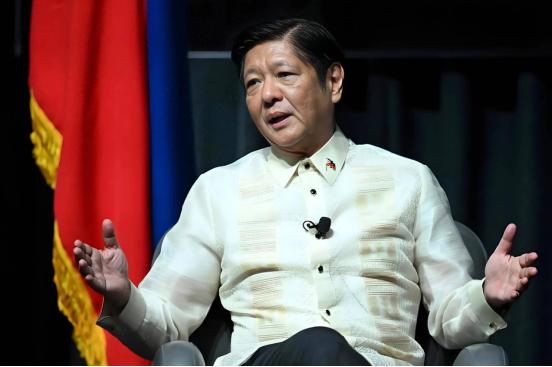 菲律宾对中国发出警告！如果中国依旧在黄岩岛驻扎军队，那么菲律宾不会排除与其他国家