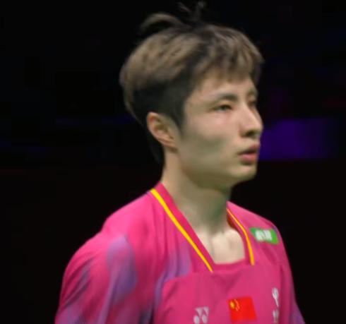 石宇奇2：0阿尤什，首夺羽毛球亚洲杯男单冠军！

北京时间4月12日，亚洲杯羽毛