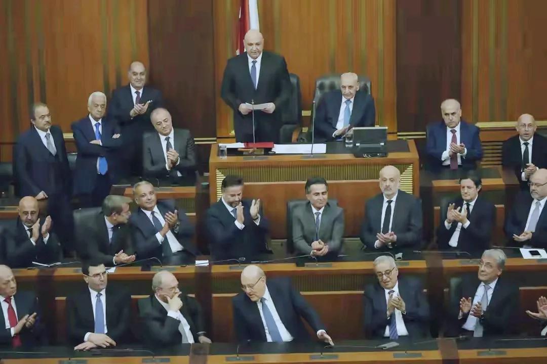 以军误袭黎政府军！欧盟制裁卡壳，德国偏袒引争议。以军袭击黎巴嫩政府军巡逻队，事发
